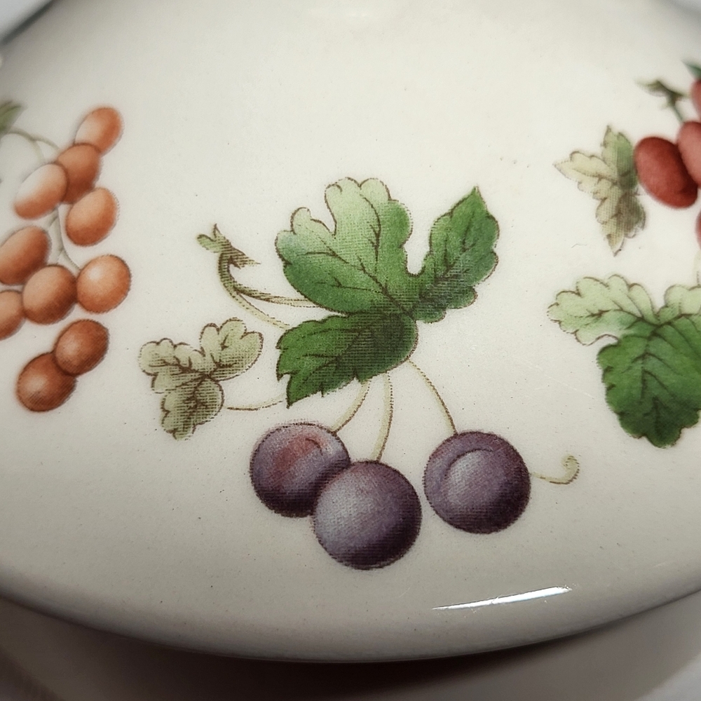 WEDGWOOD Queen's Ware Vintage "Provençe" Teapot With Fruit Design - Picture 11 of 12